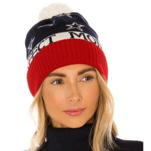 NWT Women's Perfect moment Ski Snow Merino Beanie Knit Pom star Pom Hat RRP $218